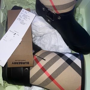 Burberry Rain boots size 10 (40)